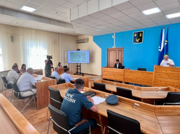 Глава Советского района Евгений Буренков провёл внеочередное заседание Комиссии по предупреждению чрезвычайных ситуаций и обеспечению пожарной безопасности администрации Советского района. Глава Советского района Евгений Буренков провёл внеочередное заседание Комиссии по предупреждению чрезвычайных ситуаций и обеспечению пожарной безопасности администрации Советского района.