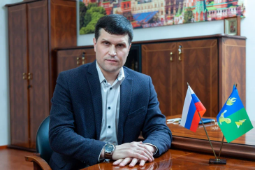 Поздравление главы Советского района с днём российского парламентаризма Поздравление главы Советского района с днём российского парламентаризма