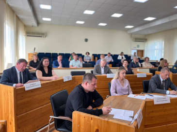 Глава Советского района Евгений Буренков провел еженедельное аппаратное совещание Глава Советского района Евгений Буренков провел еженедельное аппаратное совещание